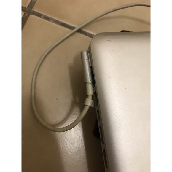 Apple MacBook Pro early 2011 13.3-inch - Picture 3 of 16